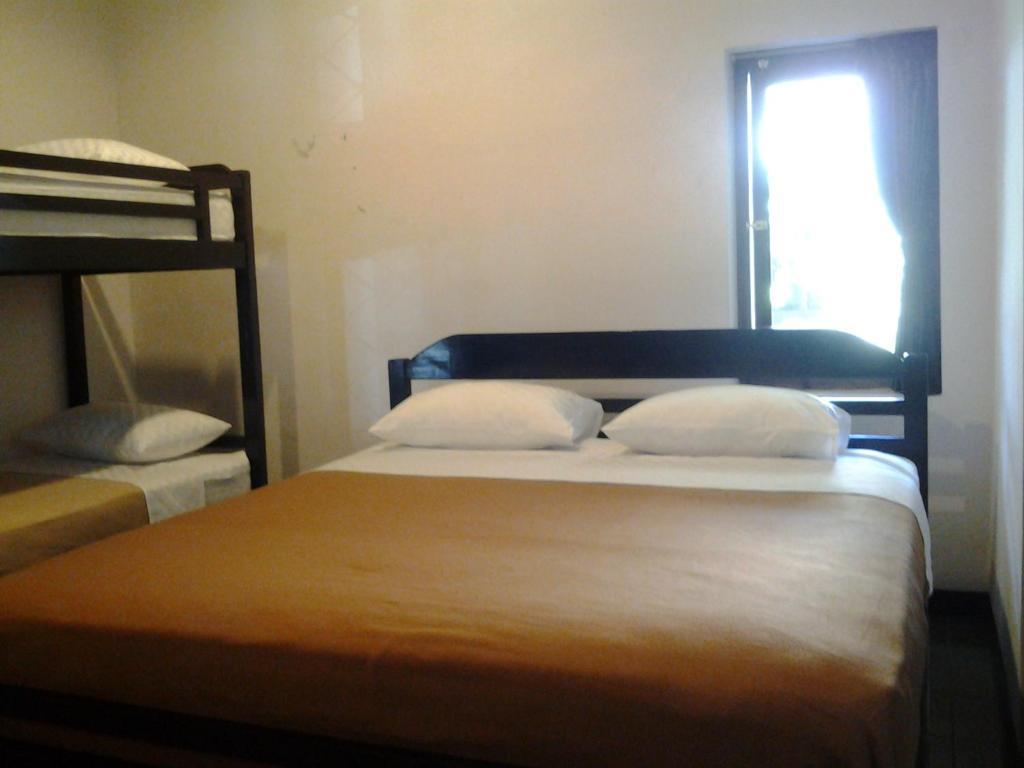 Krowi Inn Surabaya Room photo